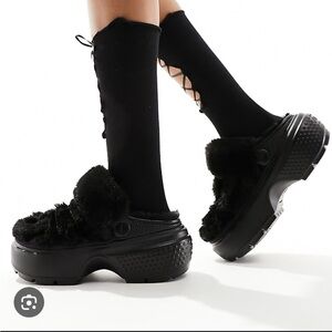 CROCS Black Faux Fur Stomp Lined Quilted Clog Sz M6/W8